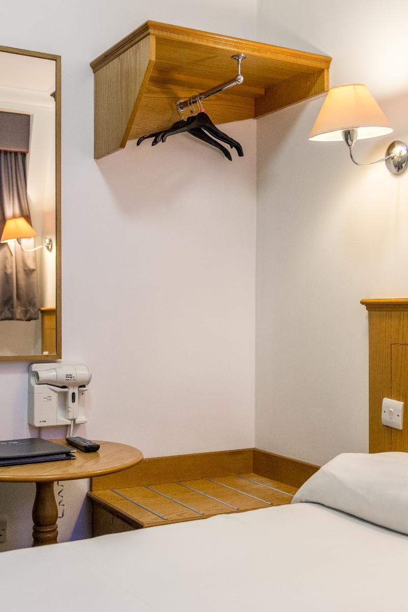 Oyo Townhouse New England, Victoria Londen